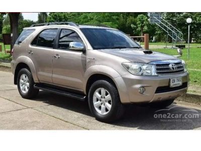 Toyota Fortuner 3.0 V SUV A/T ปี 2010 รูปที่ 2